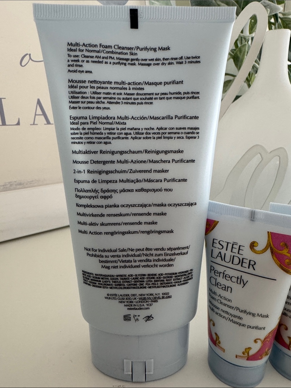 Estee Lauder Perfectly Clean Multi-Action Foam Cleanser - Picture 3 of 6